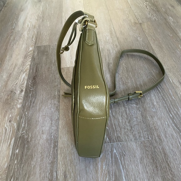 Fossil Leather Purse - Picture 4 of 6